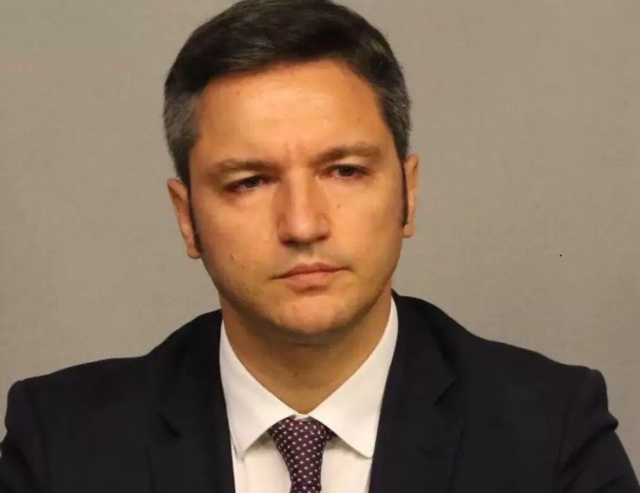 Червен депутат отвърна на Слави Трифонов: Преди 2-3 дни поиска нещо от нас