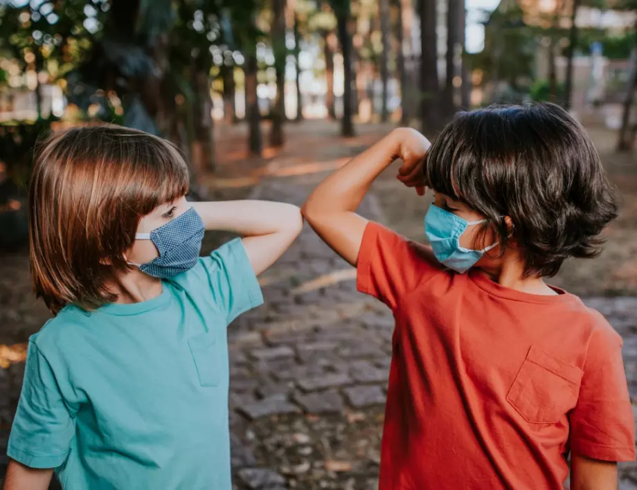 Изследване: Най-малките деца вероятно са най-опасни разпространители на коронавирус