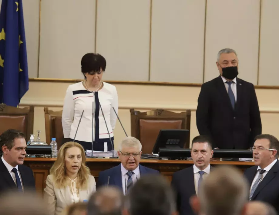 В отсъствието на Борисов одобриха рокадите в правителството