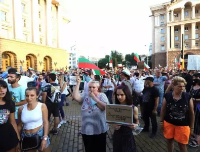 МВР разпространи кадри от блокираните кръстовища в София снощи (ВИДЕО)