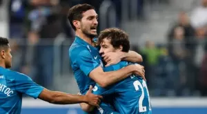 ВИДЕО: Играчите на Зенит счупиха току-що спечелената Купа на Русия