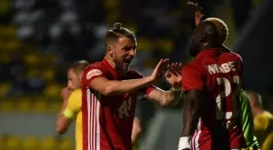 {{ otherArticle[0].article.title }}