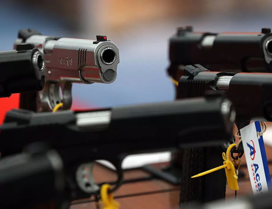 Байдън призова за край на насилието с огнестрелно оръжие