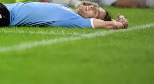 Грубиянската проява на Единсон Кавани срещу Ричарлисон, заради която бе изгонен с червен картон (ВИДЕО)