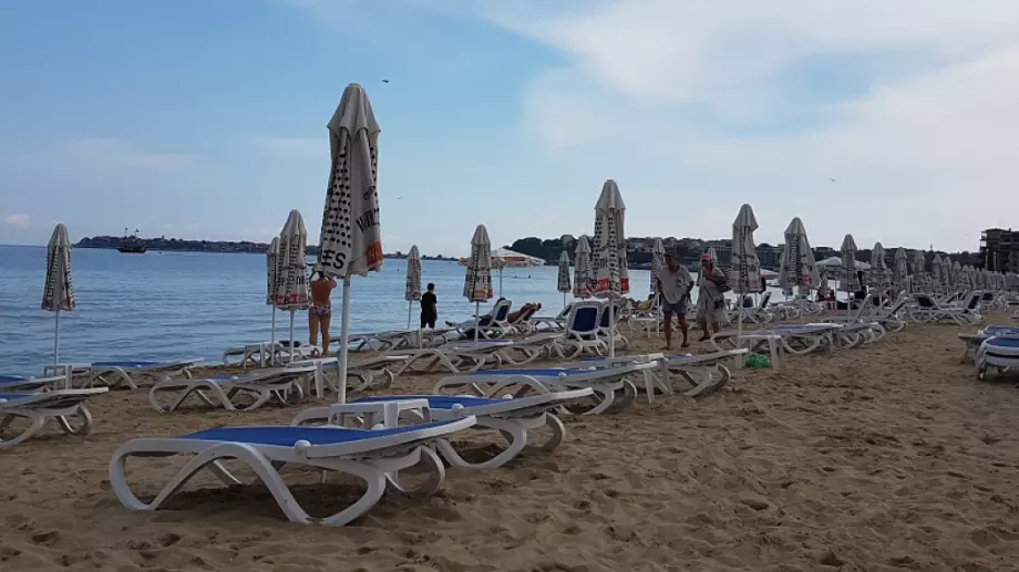 Изцяло безплатните чадъри и шезлонги по Черноморието са кът