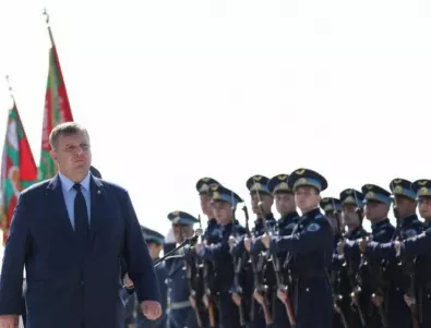 Каракачанов към кадетите от военното училище: Не забравяйте този ден (СНИМКИ)