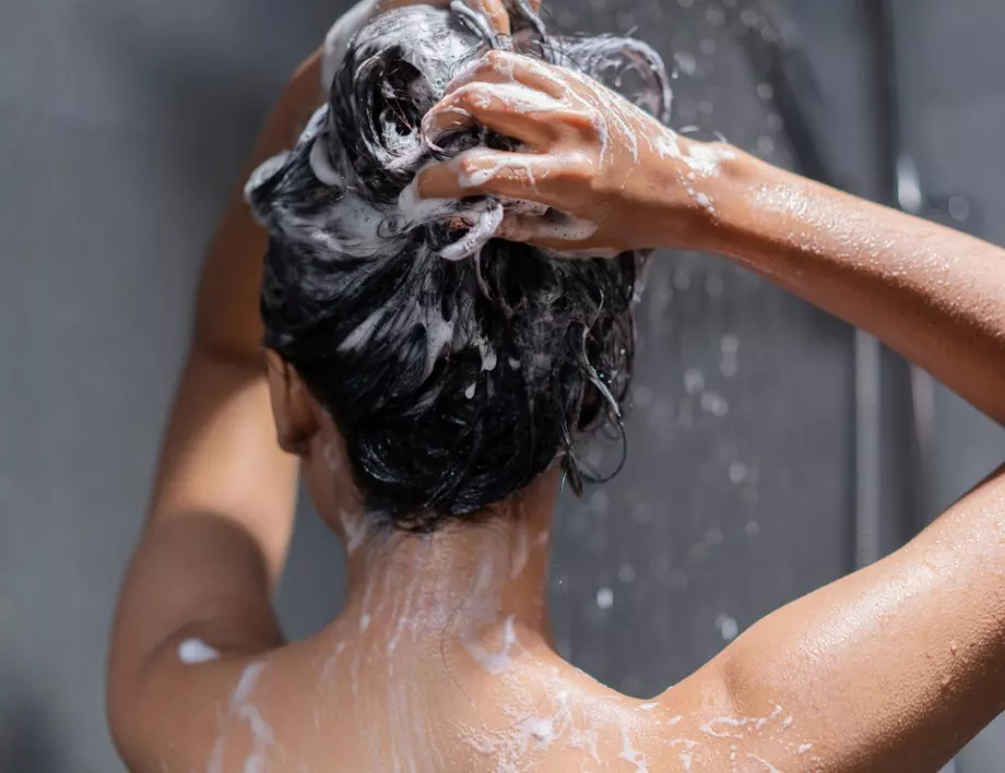 Вредните за косата ни грешки, които допускаме, когато я мием