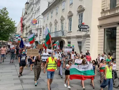 Българите по света бурно протестират срещу Борисов и Гешев (ВИДЕО)