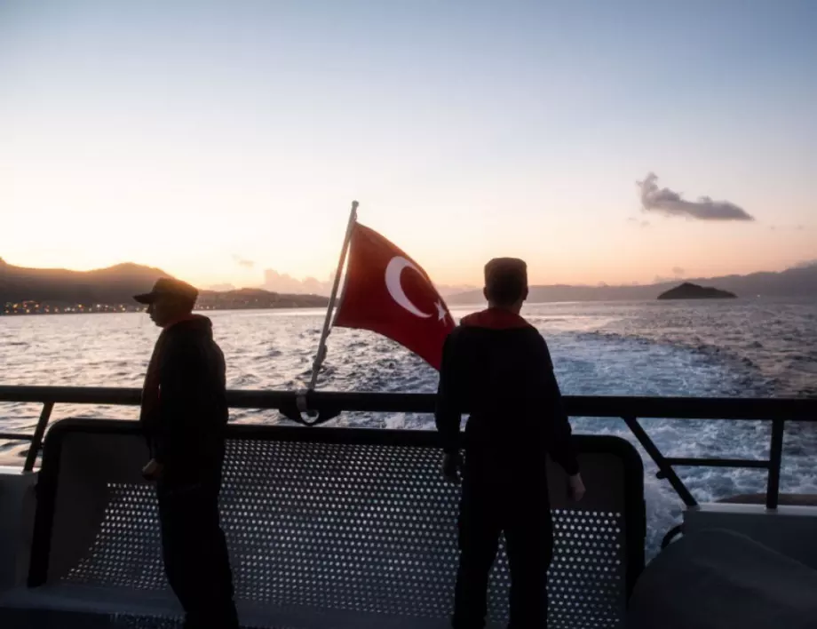 Инцидент с турски кораби в гръцки води  