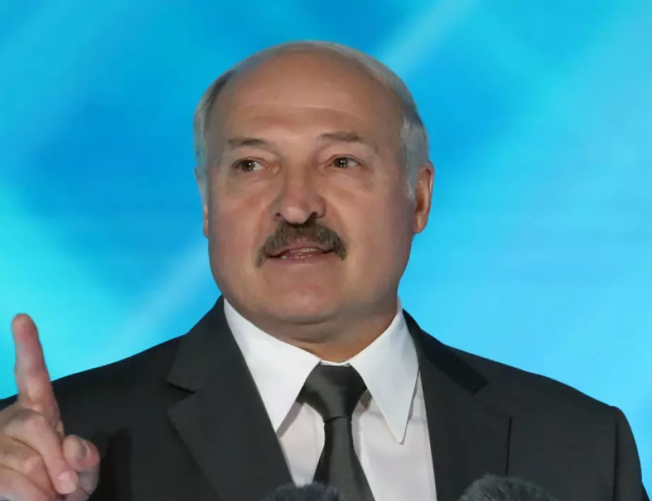 Чък Норис се заканва да разплаче Лукашенко 