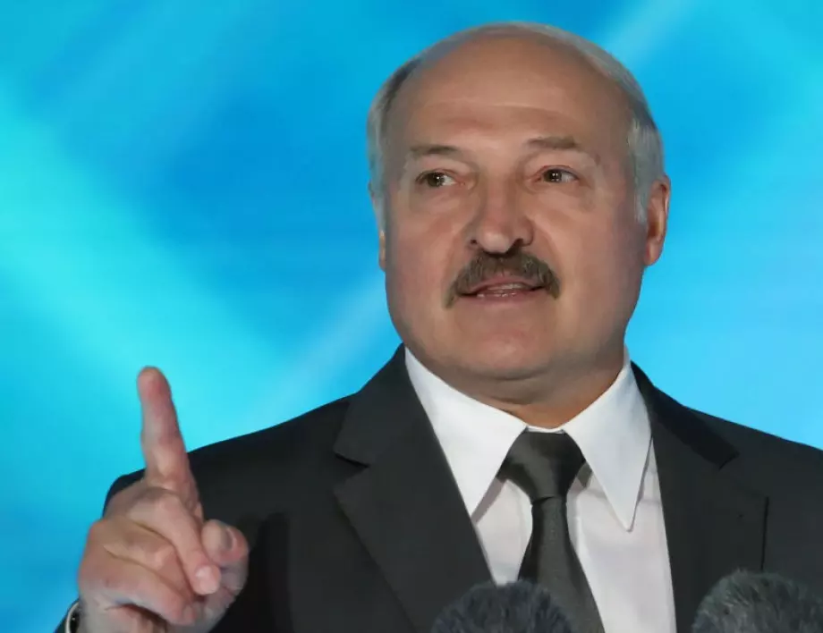  Лукашенко: ЕС бяга от отговора за 2000 мигранти на границата