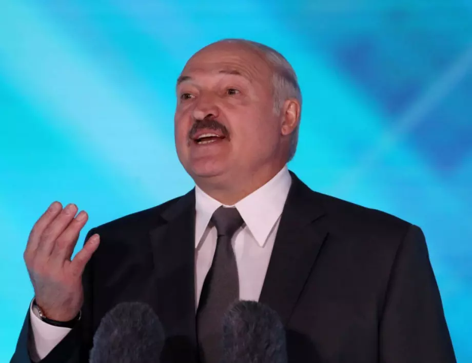 Лукашенко тръгна да предлага референдум за промяна на конституцията
