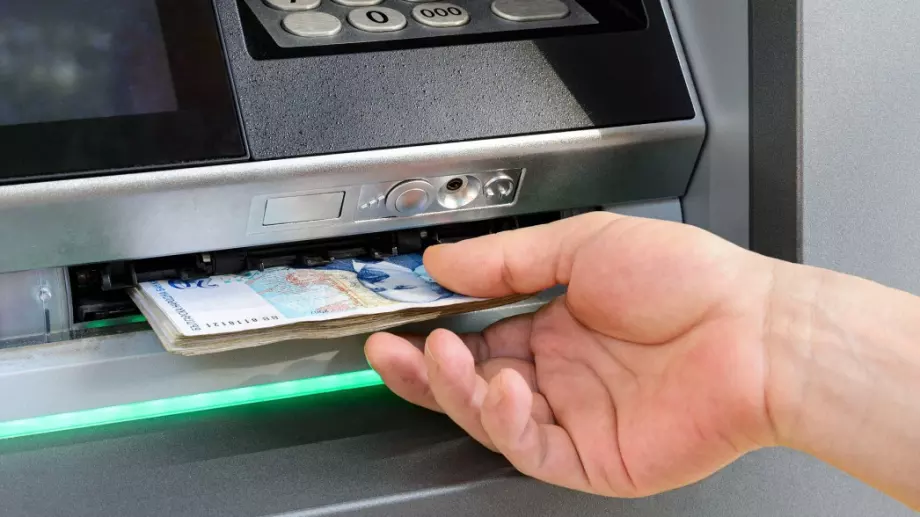 110 лв. такса за теглене от банкомати по морето, държавата не може да спре схемата