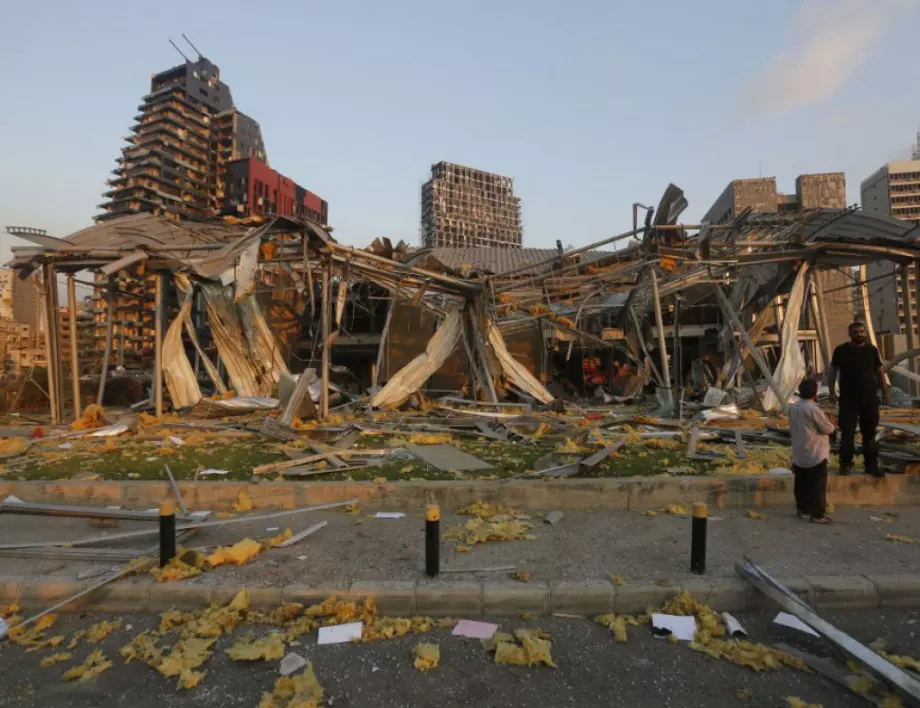 Взривът в Бейрут - ще удари ли сериозно по "Хизбула"?
