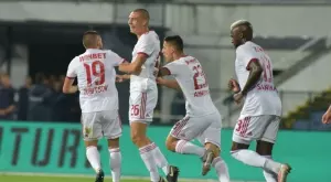 {{ otherArticle[0].article.title }}