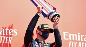 Верстапен на 100 процента остава в Ред Бул