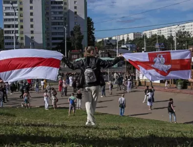 Полицията в Минск разпръсна митинг с водно оръдие 