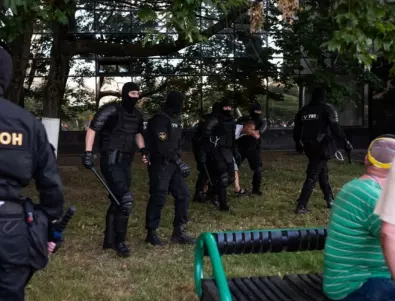 Масови арести на протестиращи в Минск (ВИДЕО)