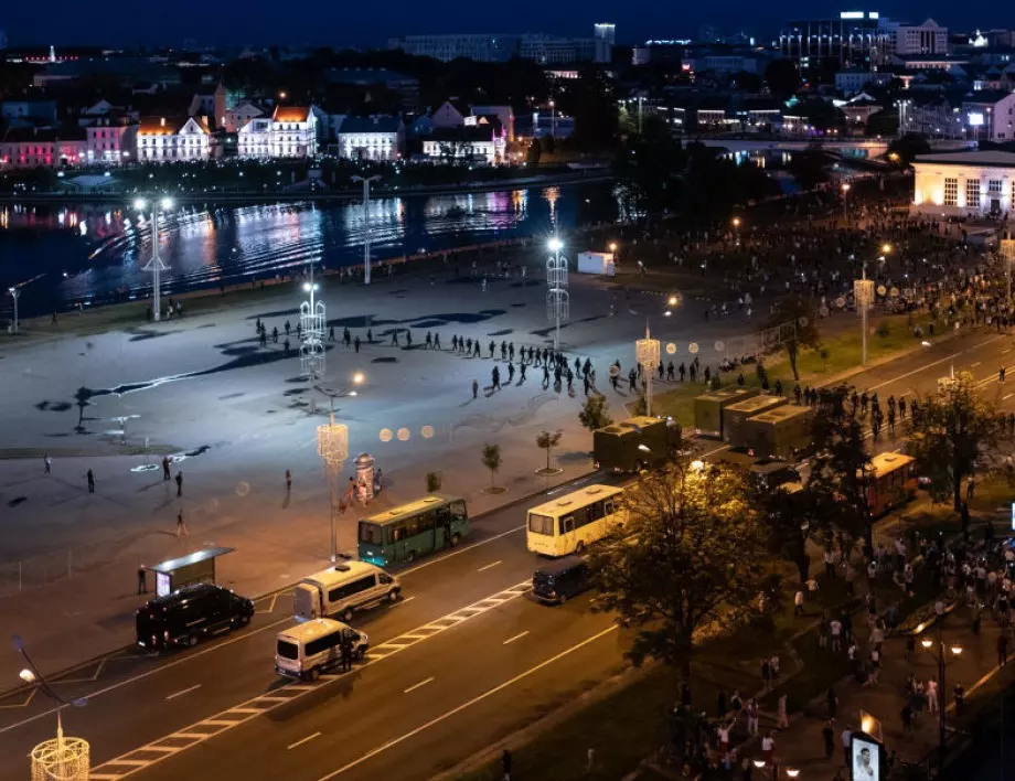 Полицията в Беларус използвала истински куршуми срещу протестиращи