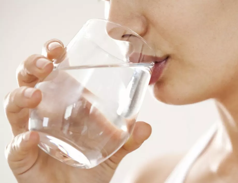 Проверете с този ТЕСТ дали пиете достатъчно вода в жегите