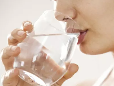 Защо е задължително да се пие вода преди хранене?