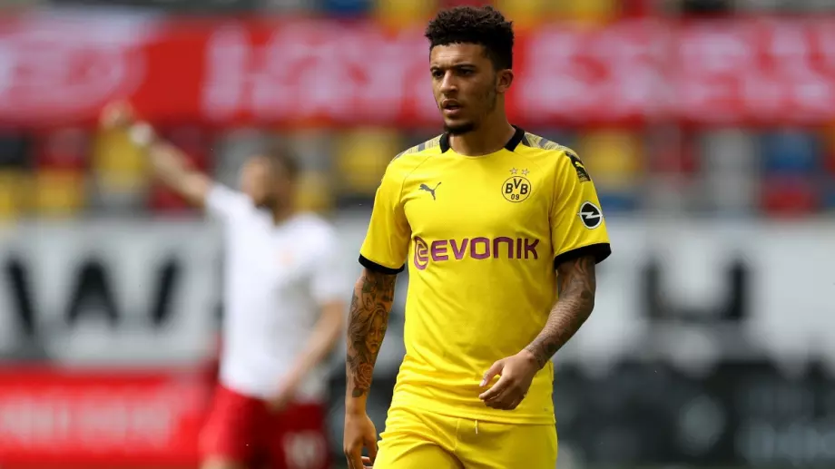 Санчо остава в Борусия Дортмунд до края на сезона