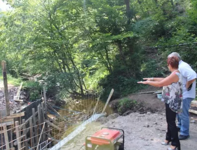 Започна възстановяването на разрушения мост в тетевенското село Глогово