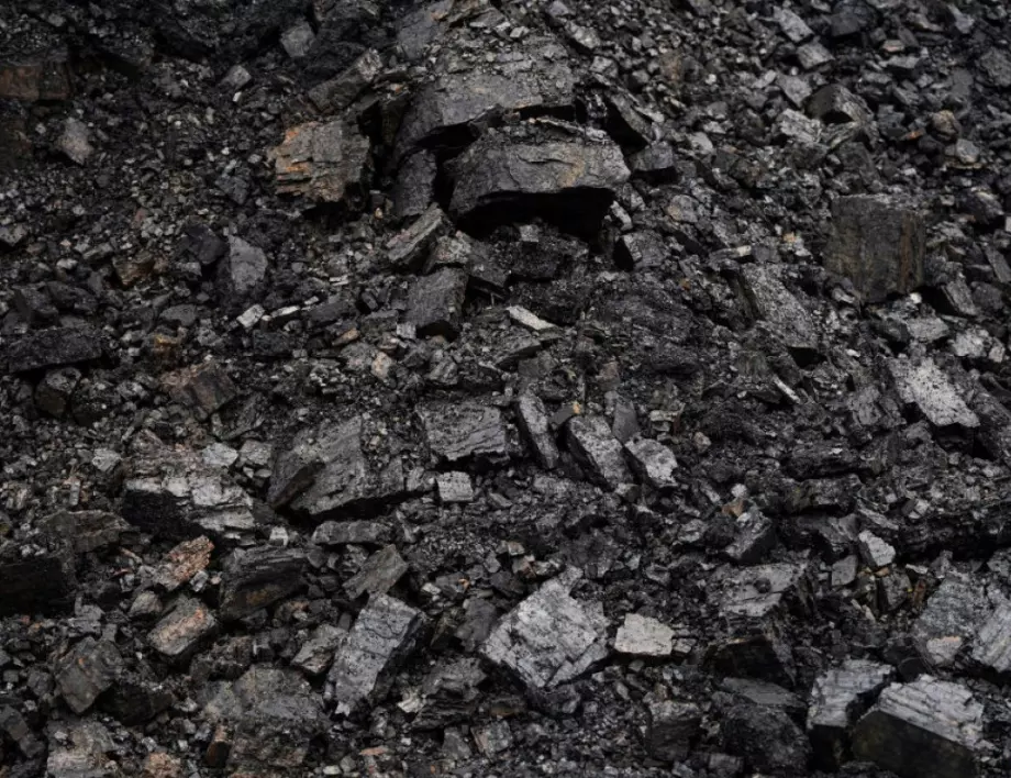 В Китай превърнаха стара въглищна мина в соларен парк