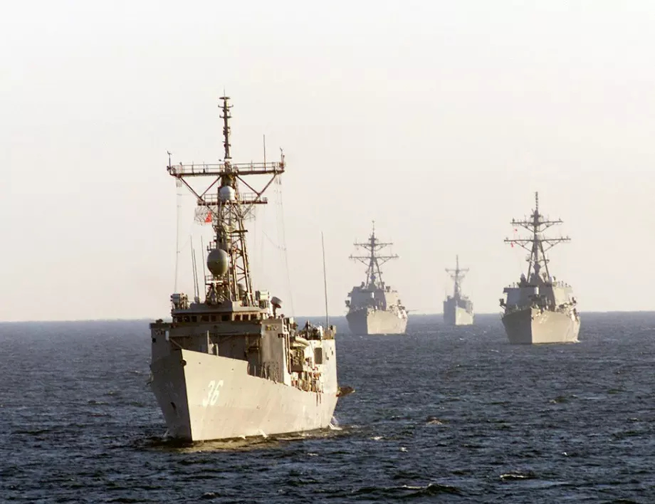 Три кораба на ВМС се включват в международни учения 