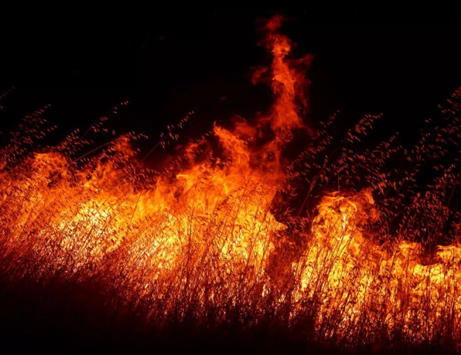 Огнен ад вилнее в района на Пърт 