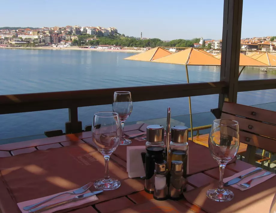 Хърватия отваря терасите на барове и ресторанти 