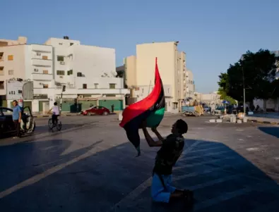 Протестиращи запалиха офисите на хората на Хафтар в Бенгази 
