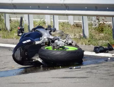 Моторист загина в тежка катастрофа в София