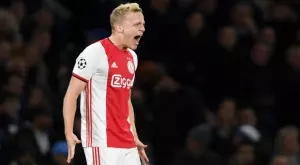 {{ otherArticle[0].article.title }}