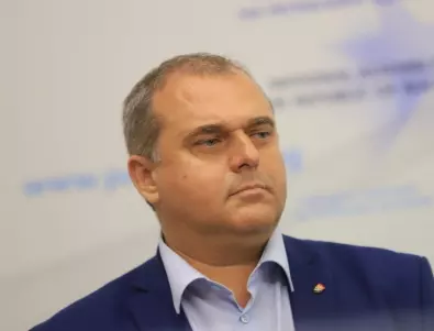 Веселинов, ВМРО: Парламентът да заседава на сесии по 2-3 пъти годишно и депутатите да получават заплати само за това време