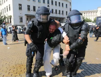 От МВР мълчат: Наказани ли са полицаи, употребили прекомерна сила срещу протестиращи