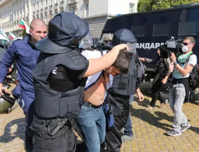 Протестите срещу Борисов и Гешев са напът да променят процедурата за арест в България 