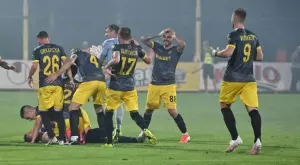 {{ otherArticle[0].article.title }}