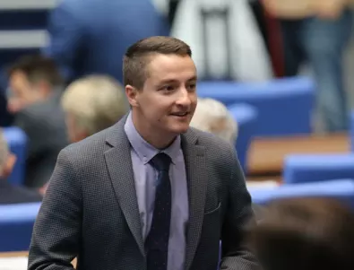 Депутат от БСП отчете победа за левицата и посочи защо са в пленарна зала