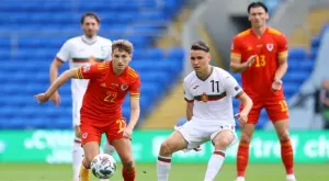 {{ otherArticle[0].article.title }}