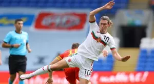 {{ otherArticle[0].article.title }}