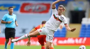 {{ otherArticle[0].article.title }}