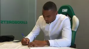 {{ otherArticle[0].article.title }}