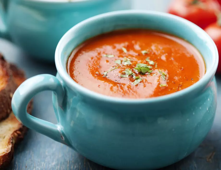 Рецепта на деня: Доматена супа със сирене