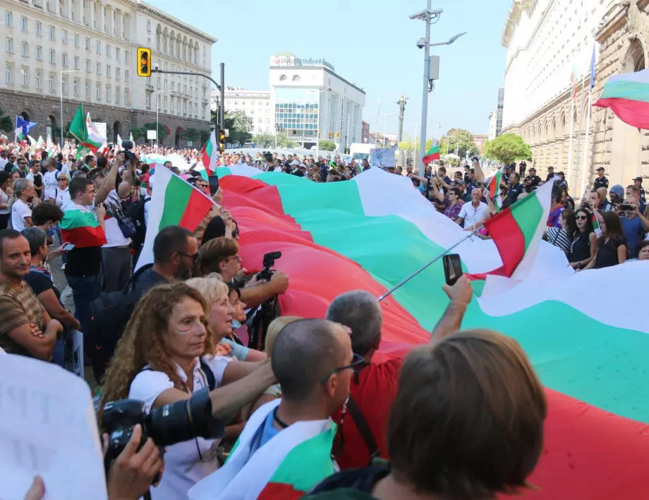 Младите от протеста: Когато пороците на властта станат прекалено много - нови избори