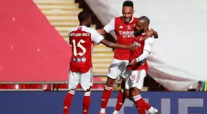 Стана ясно защо Лаказет и Обамеянг пропуснаха мача с Брентфорд