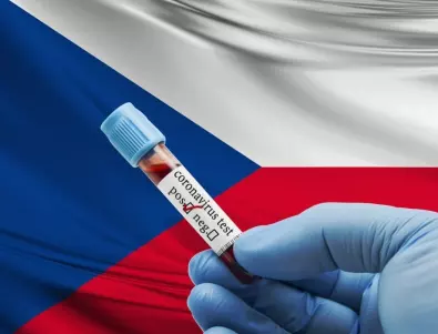 За две седмици смъртните случаи от коронавирус в Чехия се удвоили