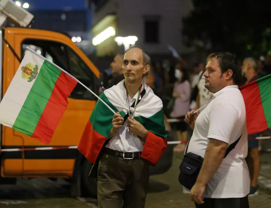 Independent: Светът гледа към Беларус, а България протестира срещу правителството вече 70 дни 