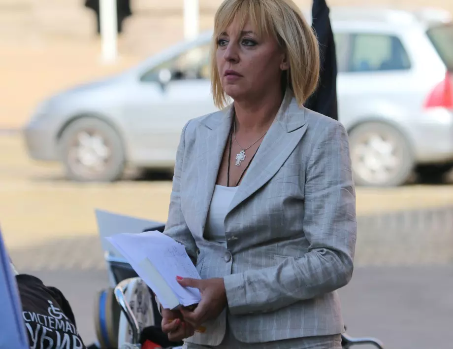Борисов не се яви на делото, което Мая Манолова заведе срещу него за клевета