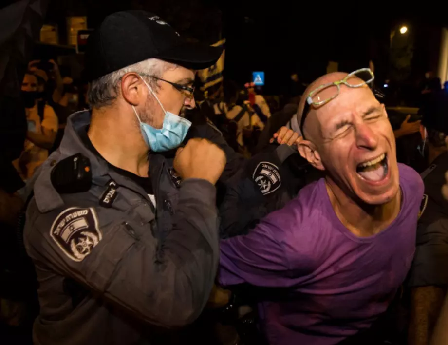 Анти-COVID мерките  вдигнаха хиляди на протест в Израел
